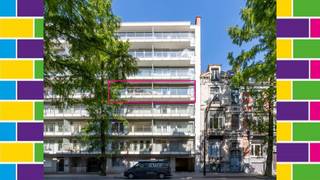 Op een steenworp afstand van de Europese instellingen en Square Ambiorix, op de 4e verdieping van een goed beheerd gebouw, prachtig appartement met...