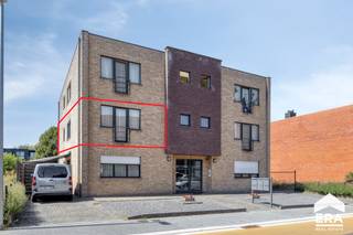 <p>Lichtrijk en ruim (97m²) appartement te koop in Mol!</p>

<p><strong>Mol-Centrum: Instapklaar en energiezuinig 2-slaapkamerappartement met kelderberging en garagebox.</strong></p>

<p> </p>

<p><span>Bent u op zoek naar een verzorgd en instapklaar appartement op een aangename locatie in Mol? Dan is dit lichtrijke en ruime appartement aan de Gasstraat 32 zeker een bezoek waard. Het appartement wordt momenteel verhuurd en is dus ook geschikt als investering! Het appartement is gelegen in een rustige straat op wandelafstand van Mol-Centrum. Winkels, scholen, openbaar vervoer en andere dagelijkse voorzieningen bevinden zich op korte afstand.  Ook op vlak van parkeren is er aan comfort gedacht dankzij de aanwezige garagebox.</span></p>

<p> </p>

<p><strong>Troeven van dit appartement</strong></p>

<ul><li>Geschikt als investering! Huidige huurprijs = €825,- per maand (incl. €85 gemeenschappelijke kosten)</li><li>Lift aanwezig</li><li>Inclusief kelderberging en garagebox</li><li>Lichtrijk, ruim (97m²) en 2 slaapkamers</li><li>EPC B &amp;amp; conforme elektrische installatie</li><li>Heel gunstige ligging nabij Mol-Centrum in een rustige straat</li><li>Terras met W-oriëntatie</li><li>Asbestvrij</li></ul>

<p>Indeling: zie plannen in bijlagen.</p>