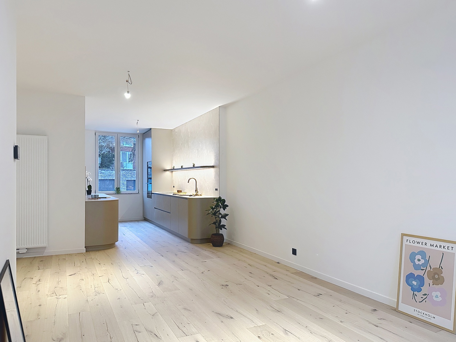 Stijlvol gerenoveerde arbeiderswoning met moderne allure - foto 3