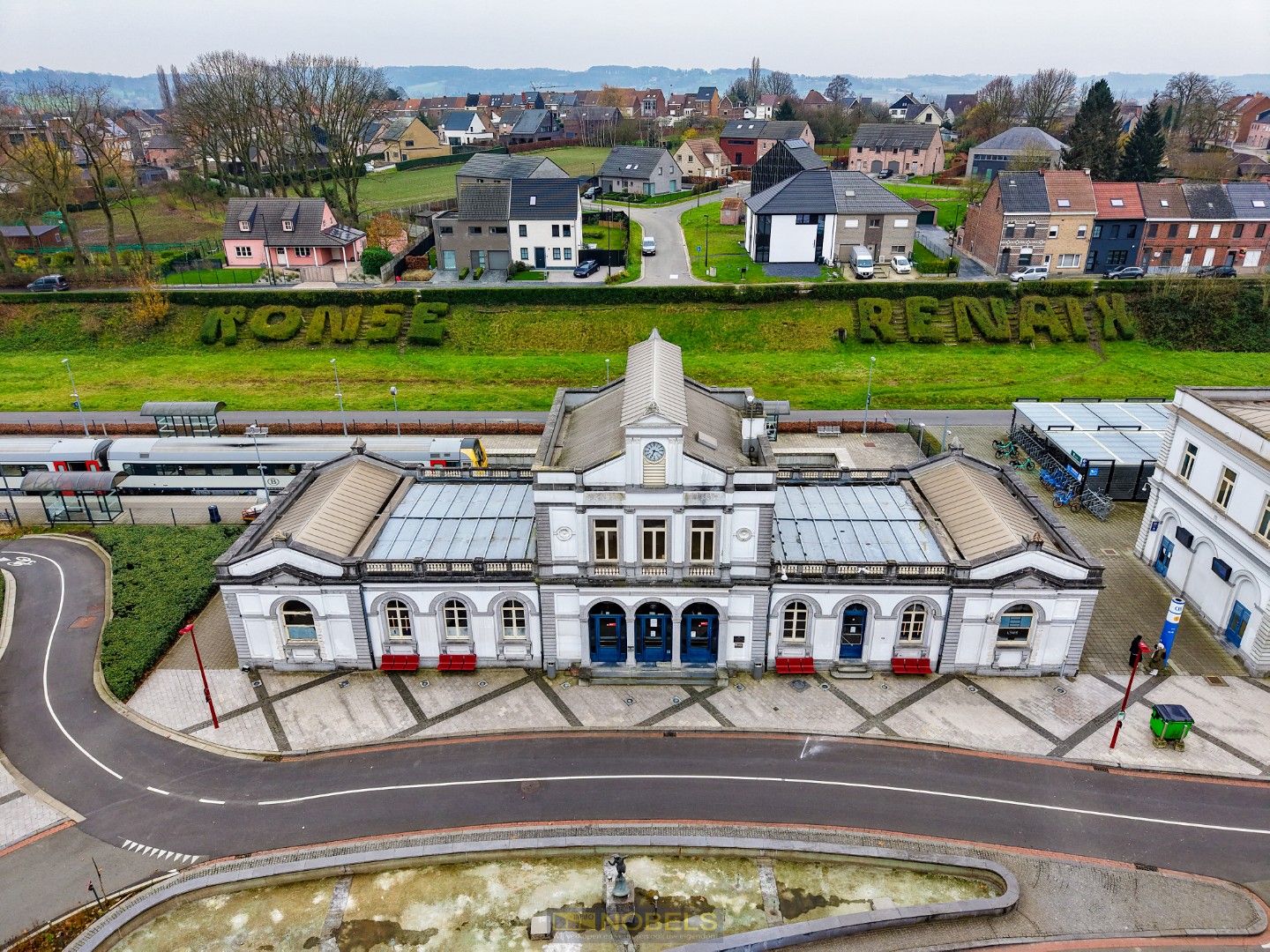 Te huur uniek, multifunctionele ruimte gelegen in station Ronse - foto 1