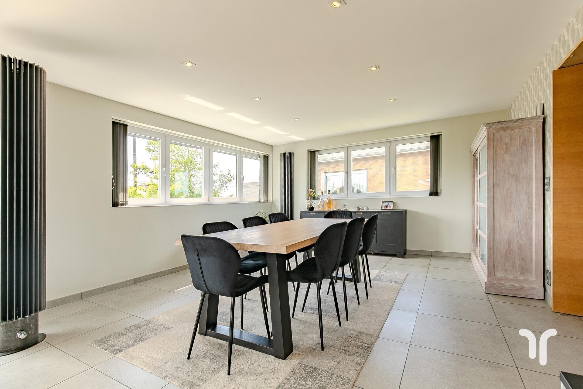 Instapklare, open bebouwing met 4 slaapkamers en prachtig open uitzicht, gelegen op een invalsweg. - foto 5