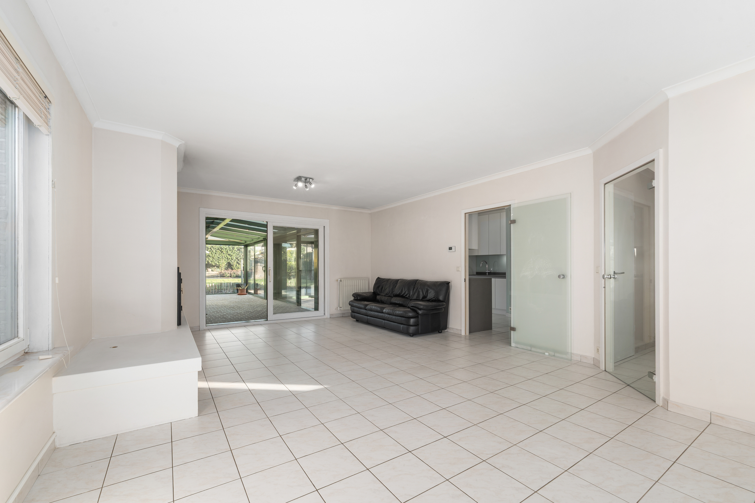 Ruime en instapklare open bebouwing met garage in Berlare - foto 5