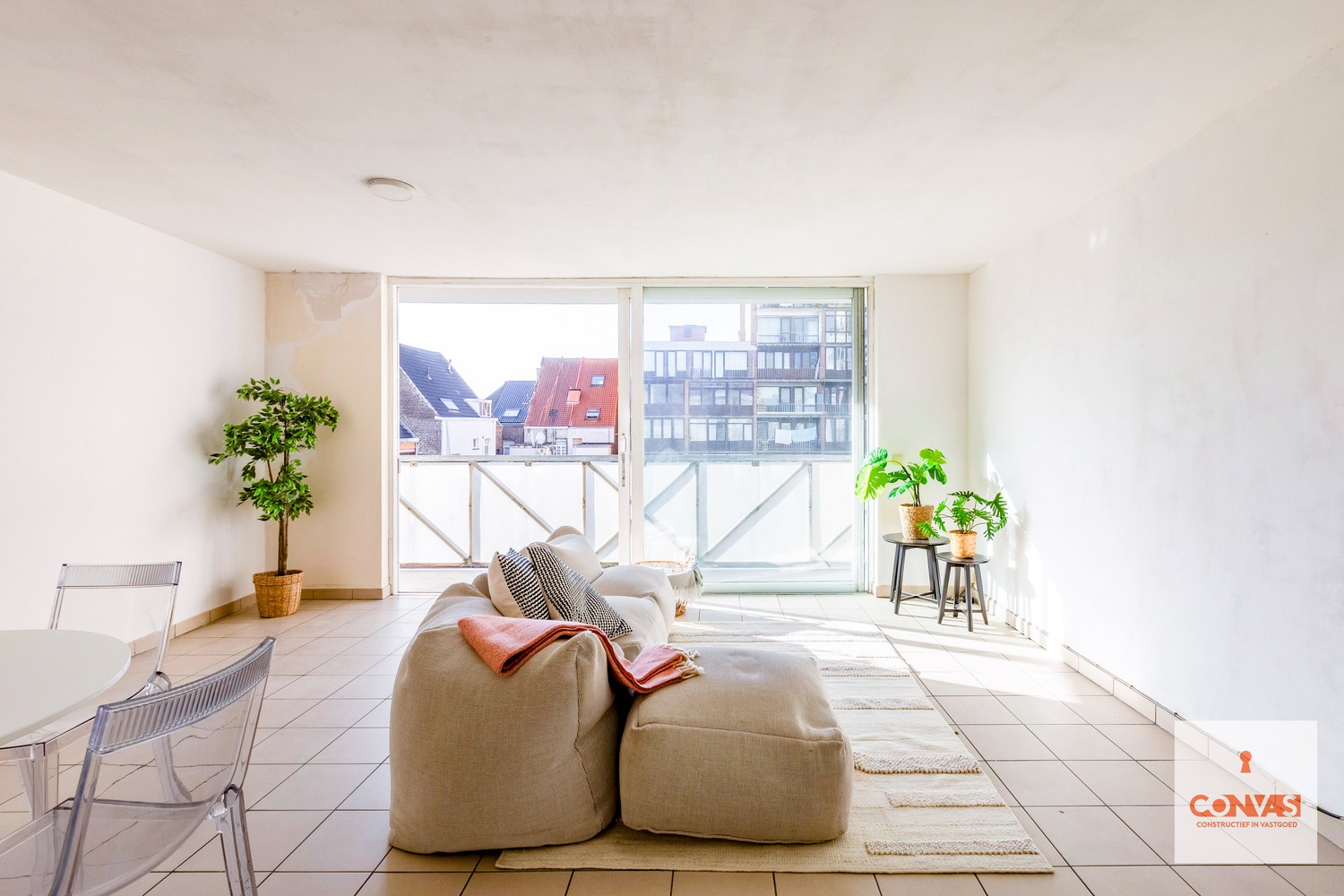 Lichtrijk appartement met terras en garagebox - photo 2