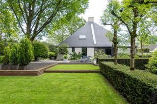 Unieke, open architectenwoning gelegen in rustige en groene, bosrijke omgeving in één van de mooiste wijken te Retie, nabij Postel en de...