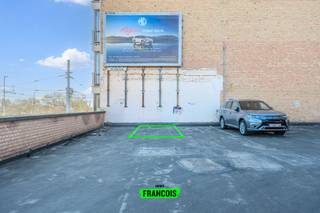 Deze staanplaats is gelegen op een toplocatie op de Zeedijk 220 in Middelkerke. Dankzij de centrale ligging vlak bij zee en strand is dit een ideale oplossing voor wie zorgeloos wil parkeren aan de kust.<br /><br />De staanplaats is vlot toegankelijk via de Leopoldlaan en geschikt voor alle types wagens, zowel voor dagelijks gebruik als als investering. Een absolute meerwaarde in deze omgeving waar parkeren vaak schaars is.<br /><br />Voor meer informatie of een bezoek kunt u contact opnemen met Inti via inti@immofrancois.be of 0499 74 89 74.<br /><br />