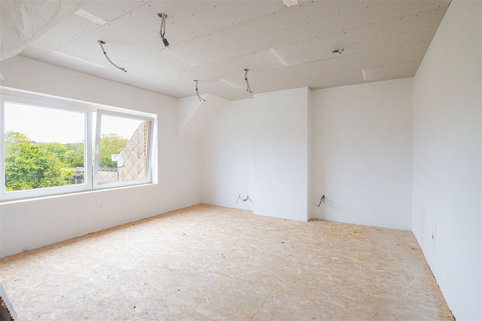 Home to renovate near downtown Zottegem! - photo 5