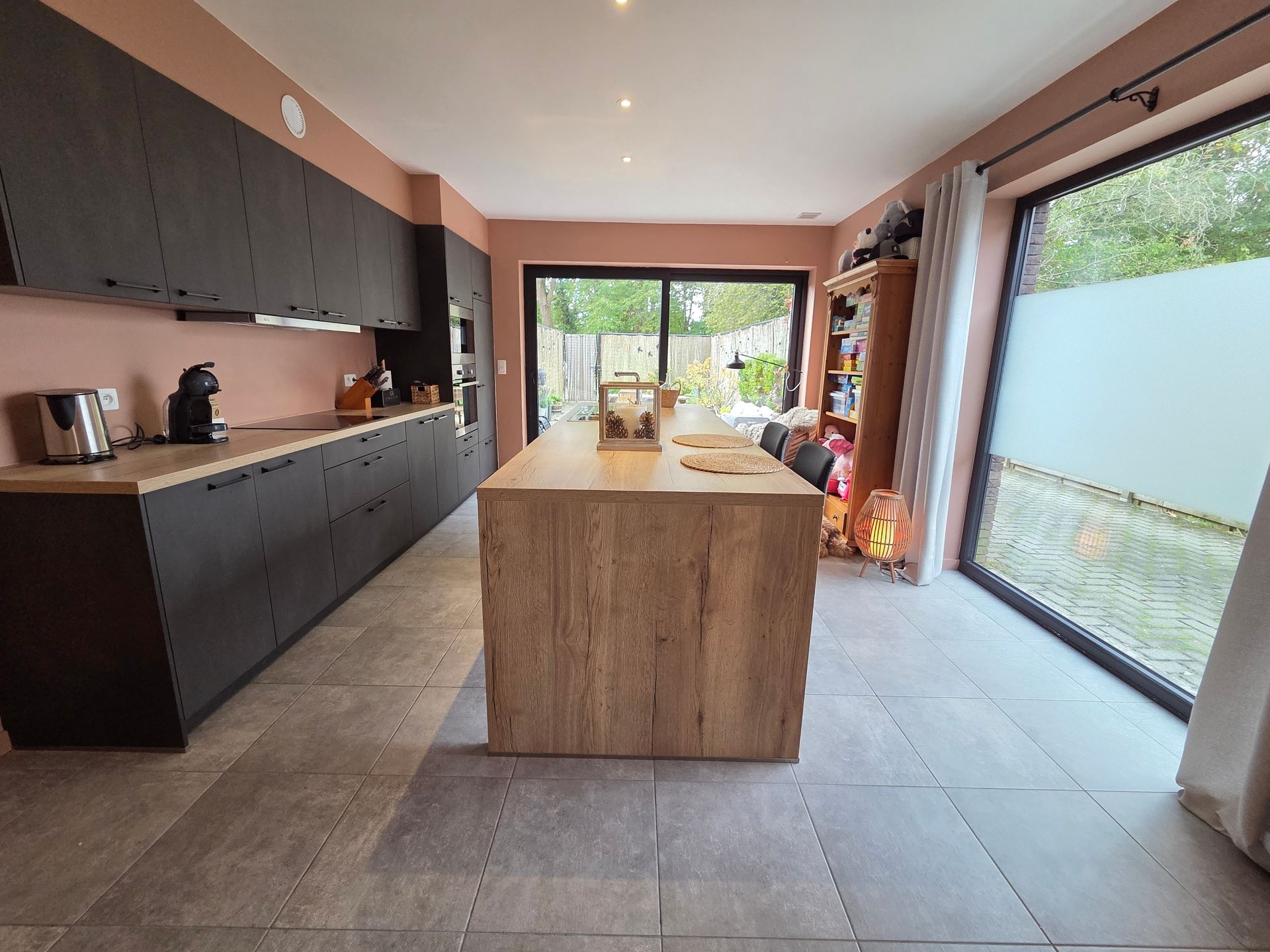 Ruim duplexapp van 144 m², 3 slpks met zuidgerichte tuin en 2 staanplaatsen - foto 5
