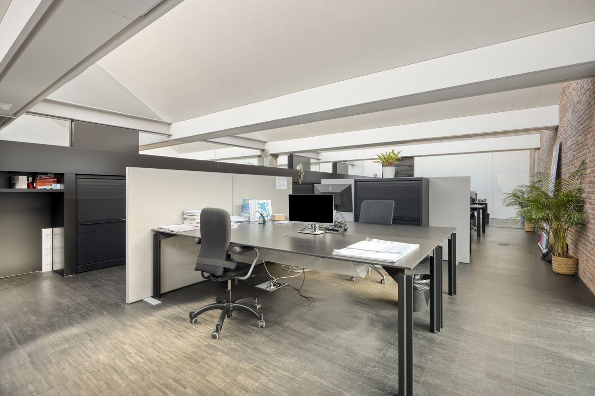 Moderne kantoorruimte op toplocatie nabij E40 en stadscentrum - foto 4
