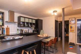 <p><span>HOBOKEN | GELIJKVLOERSAPPARTEMENT MET TWEE SLAAPKAMERS EN RUIME TUIN OP EEN TOTALE GRONDOPPERVLAKTE VAN 170m² | EPC C |</span></p><p><span>Indeling als volgt : woonkamer - keuken - hal - 2 slaapkamers (14m² & 10m²) - nog een extra inham die als dressing kan dienen - badkamer met inloopdouche en toilet - technische ruimte - - doorgang vanuit de keuken naar de tuin - een west-georiënteerde tuin |</span></p><p><span> </span></p><p><span>Extra troeven:</span></p><ul><li><span>Authentieke gevel</span></li><li><span>Gerenoveerd in 2019</span></li><li><span>Water, elektriciteit en gas zijn individueel</span></li><li><span>Extra bergruimte in grote gemeenschappelijke kelder</span></li><li><span>Het appartement is zeer gunstig gelegen nabij winkels, scholen en openbaar vervoer</span></li><li><span>Het appartement is momenteel verhuurd voor 1.055,39 euro per maand</span></li></ul><p><span> </span></p>