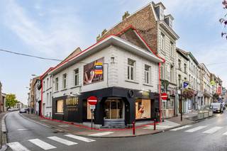Goed gelegen karaktervolle handelseigendom, op de hoek van de Grotestraat en de Gasthuisstraat in het hartje van Geraardsbergen.Dit betreft een...