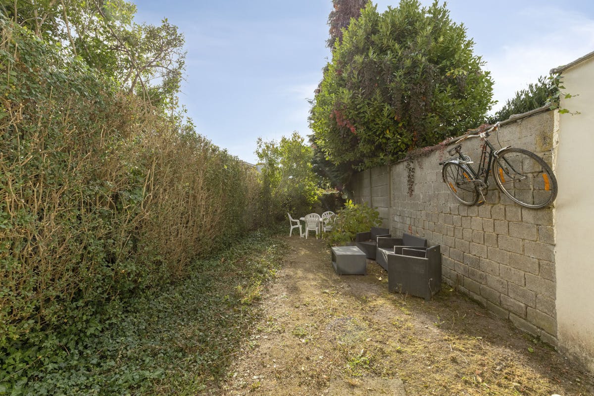 Studentenhuis met 5 vergunde studentenkamers te koop - foto 3