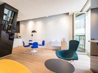 Gelegen in het hart van de wijk Gulden Vlies, op de vierde verdieping van een gebouw ontworpen door het internationale architectenbureau "UNStudio"...
