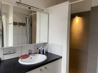 BEZOEK AANVRAGEN ENKEL MOGELIJK VIA VOLGENDE LINK: https://verlinden.mijnhuurprofiel.be/property/b0e736bb-717b-4f5b-8b18-070b6ef8a849Via de inkomhal,...