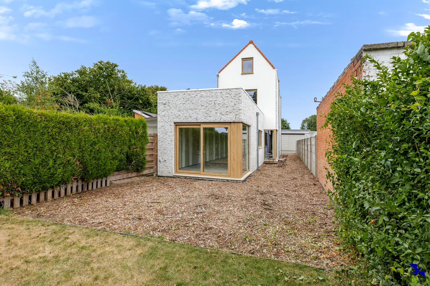 Stijlvol gerenoveerde woning op groenligging - foto 4