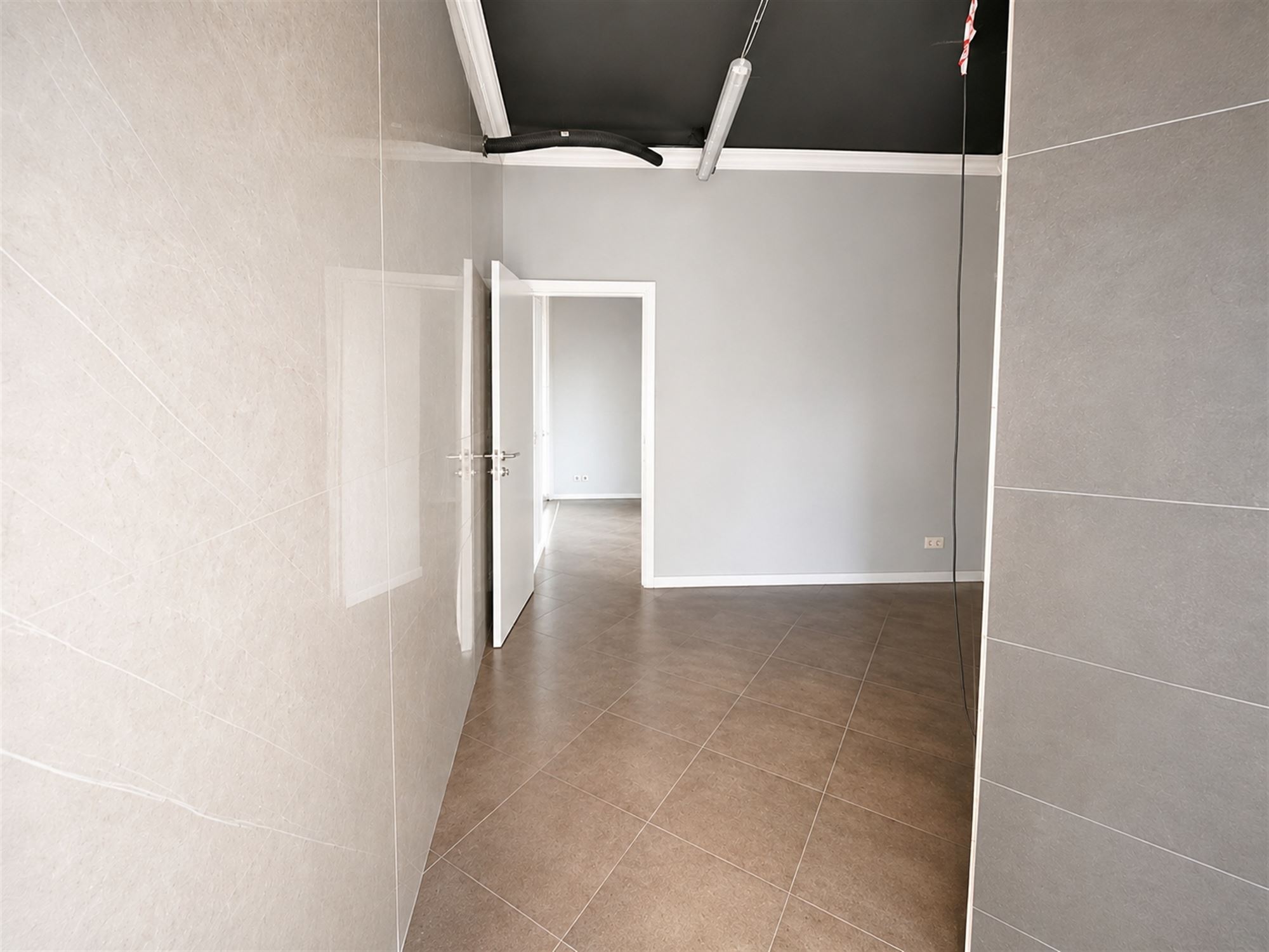Handelspand van 200m² met uitstekende zichtbaarheid - foto 5
