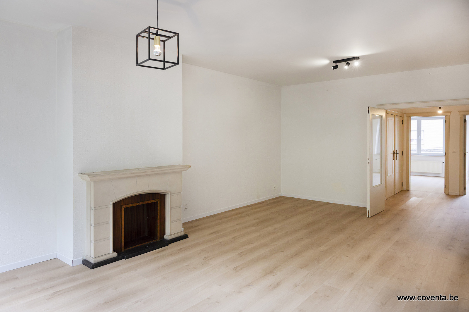 Instapklaar 2-slaapkamer appartement in het centrum van Deerlijk - foto 2