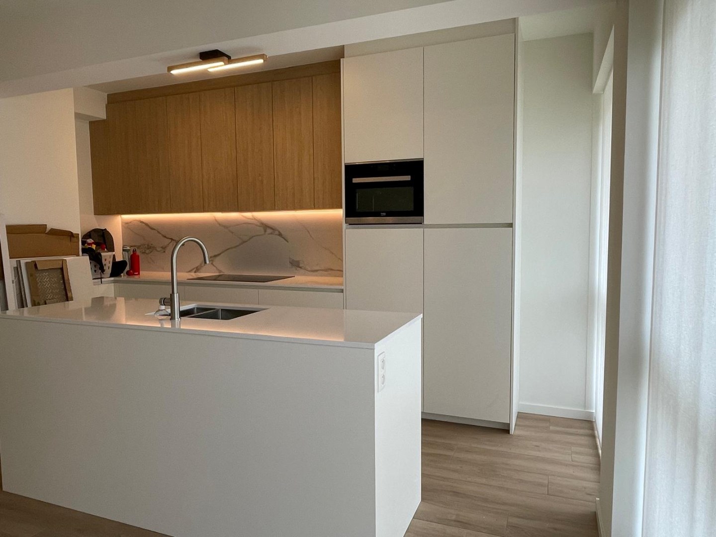 Prachtig gelijkvloers appartement met 3 slaapkamers en terras, midden in het centrum! - foto 5