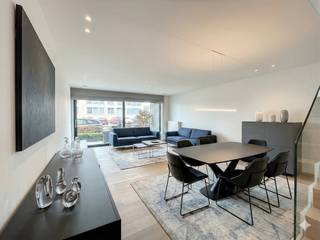 Ben je op zoek naar een volledig afgewerkt gelijkvloers appartement waar je direct in kunt trekken? Dit pand in Sint-Kruis is dan precies wat...