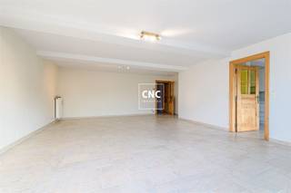 Ruim appartement met 2 slaapkamers op toplocatie in de Lippenslaan.Gelegen in het bruisende hart van Knokke, op de gekende Lippenslaan, vinden we...