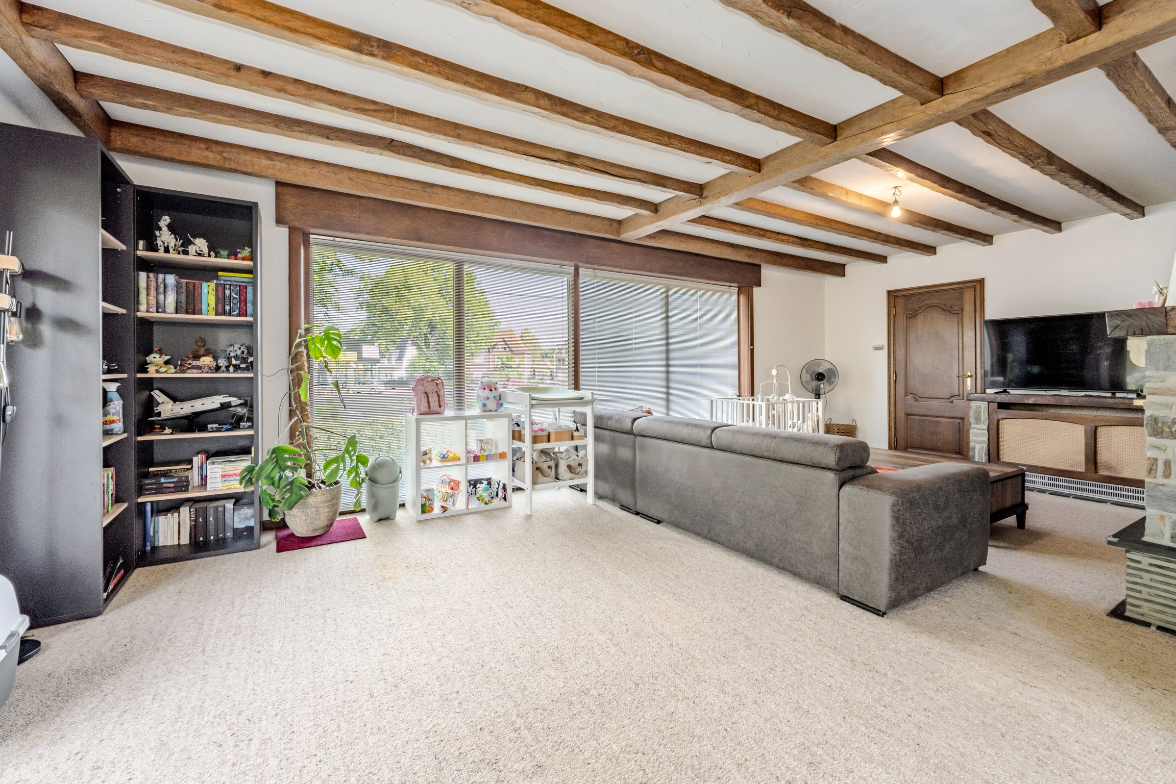 Ruime gelijkvloerse villa met 4 kamers op een perceel van 1300m² - foto 3