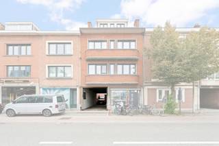 Discover this multifunctional property with a total surface of 380 m², spread over two floors. Currently used as a workshop and storage area, it...