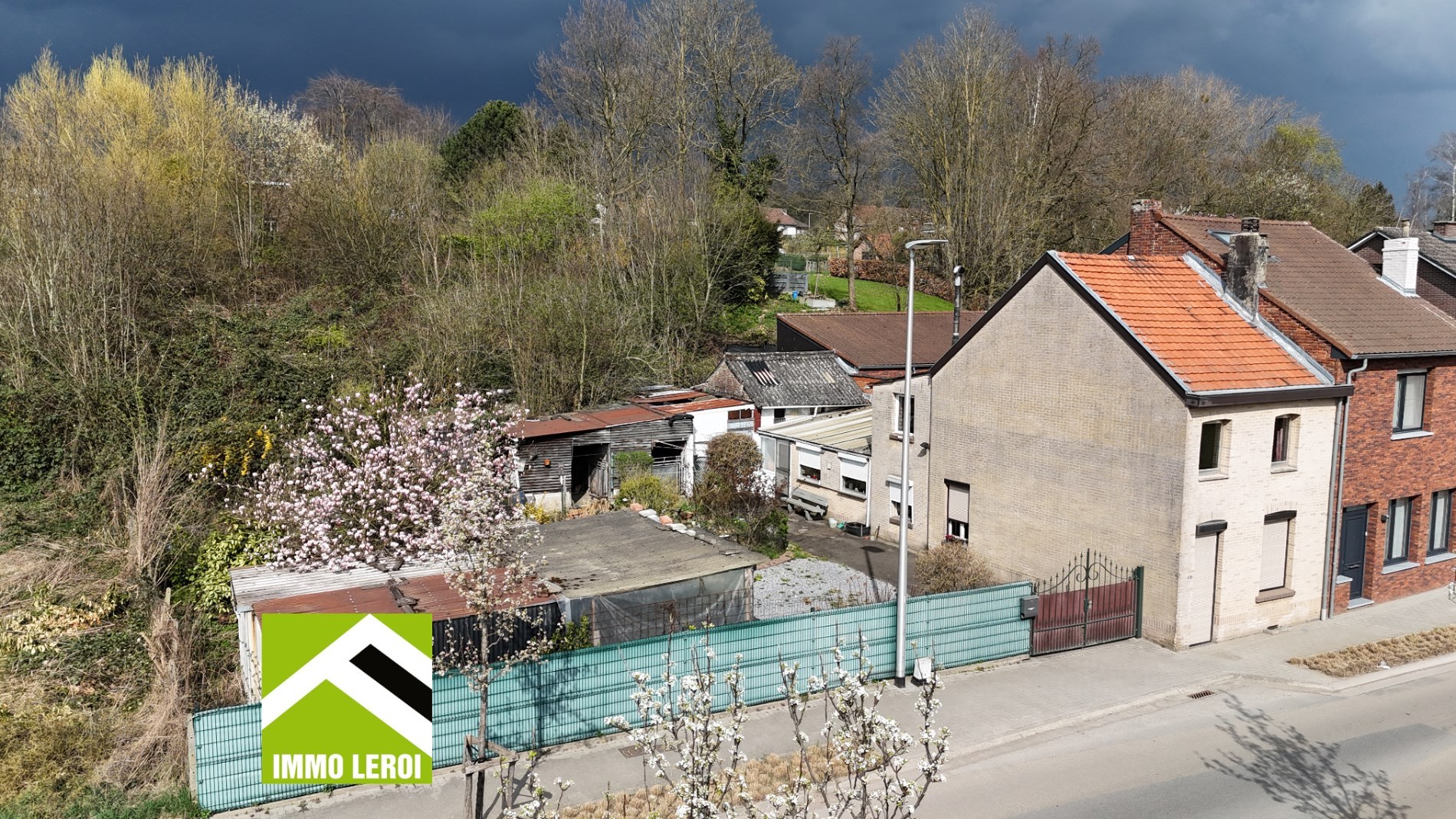 Renovatiewoning of ruim perceel bouwgrond in stadsrand Tongeren - foto 1