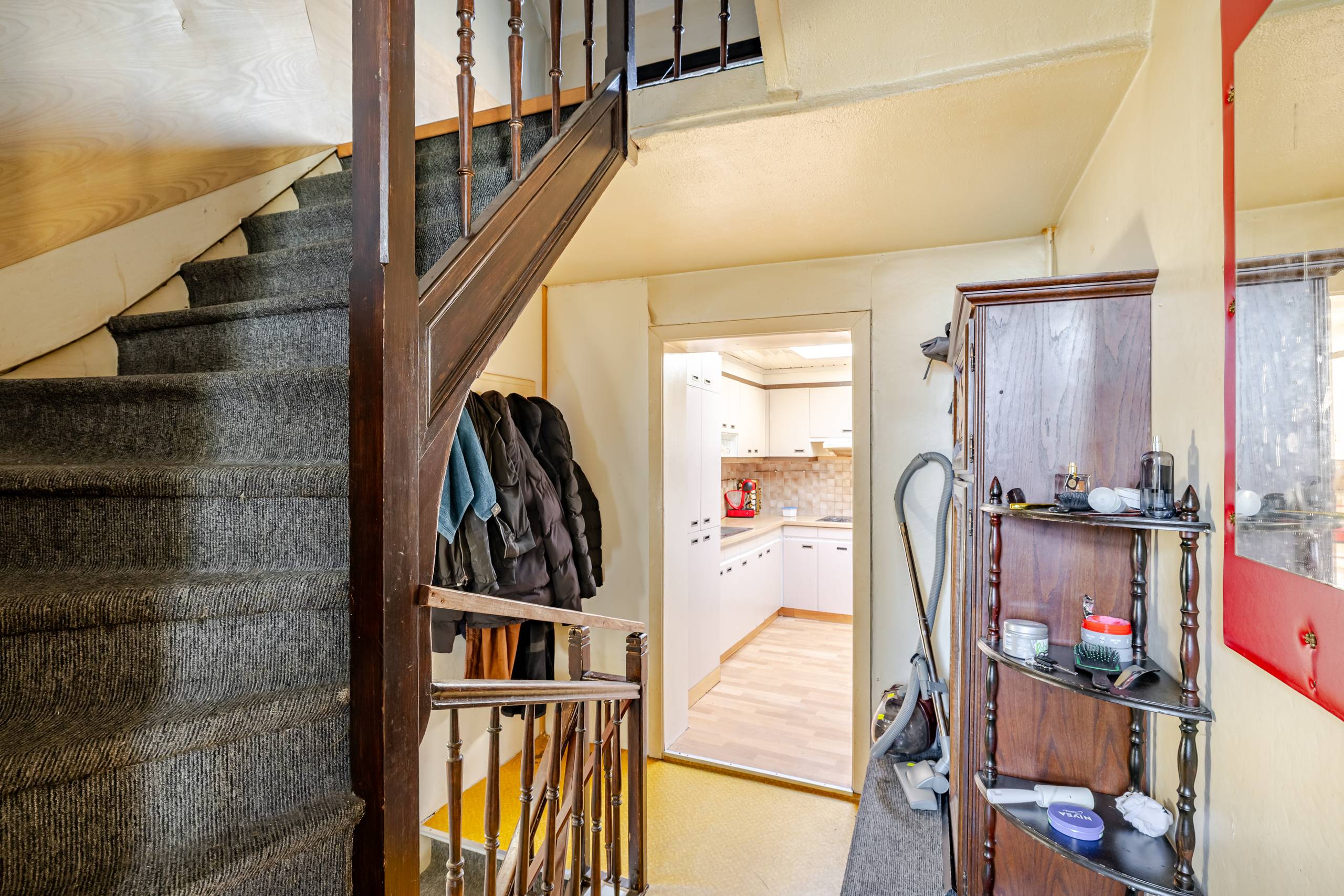 HANDELSRUIMTE MET APPARTEMENT OP TOPLOCATIE IN ZELZATE - foto 5