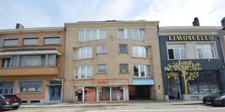 Instapklaar commercieel pand gelegen langsheen het gekende Burgemeestersplein, vlakbij het Stadspark. Deze uitstekende ligging garandeert een...