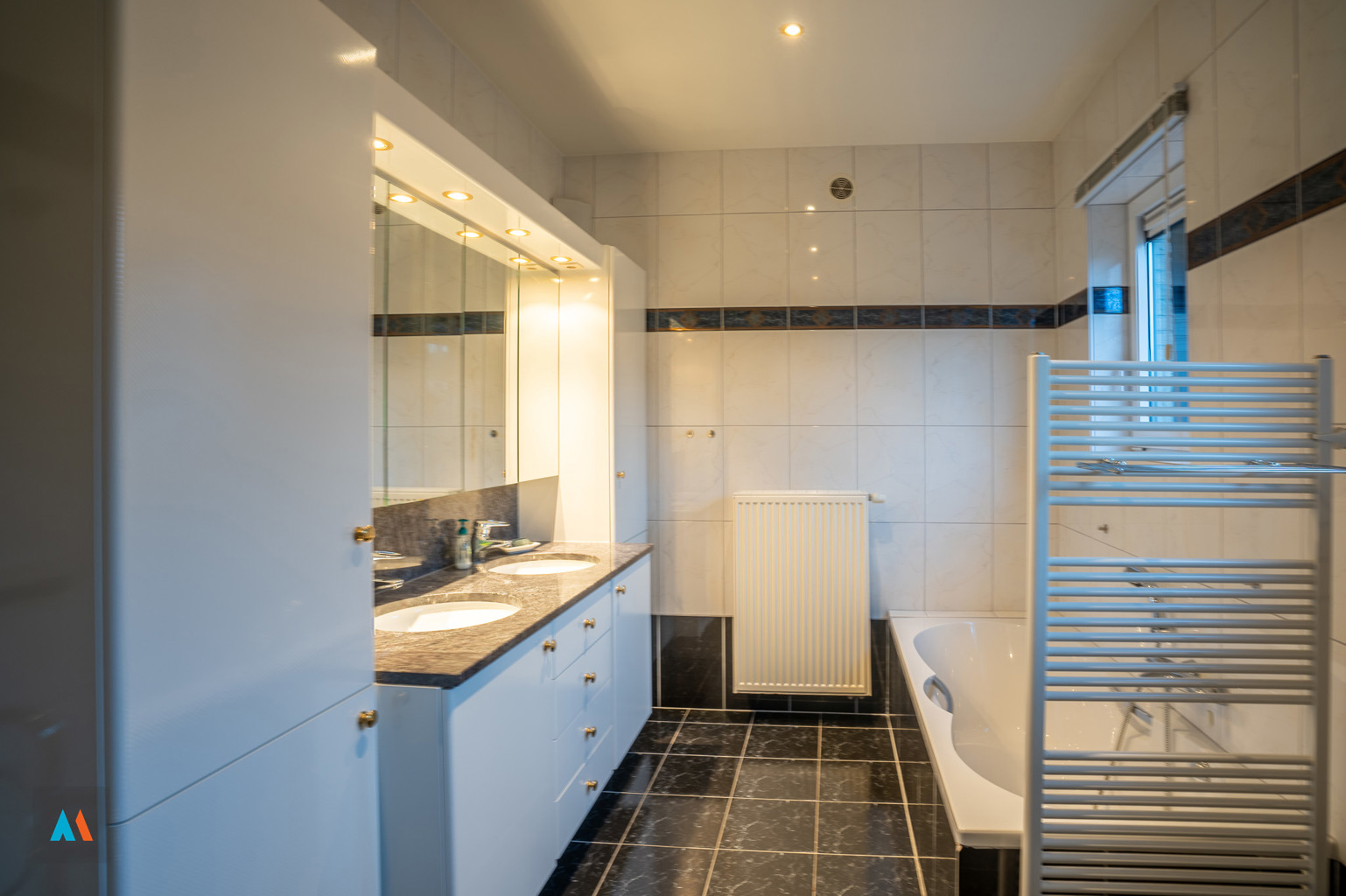 Vrijstaande gezinswoning met drie slaapkamers - foto 4