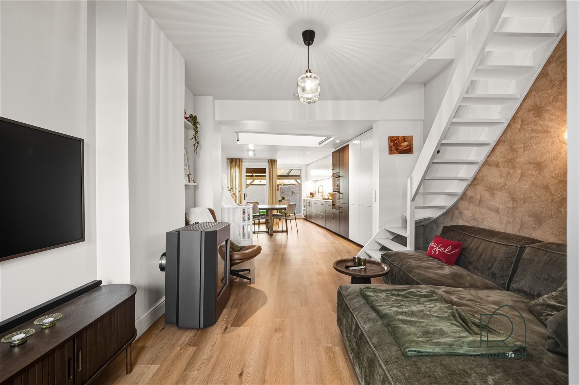 Charmant en gerenoveerd instapklaar huis met 2 slaapkamers  - foto 4