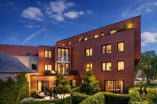 <p>Gelegen langs de Lenniksebaan biedt het project ’t Hoekske een zeldzame kans: het enige nog beschikbare appartement met 3 slaapkamers in een kleinschalige residentie van slechts 10 woonentiteiten.</p>
<p>Het project werd ontworpen om harmonieus in zijn omgeving op te gaan en onderscheidt zich door zijn hedendaagse architectuur en aangename, residentiële sfeer op mensenmaat. Bij dit appartement werd bijzondere aandacht besteed aan lichtinval en wooncomfort. De ruime leefruimte en grote raampartijen zorgen voor een mooie natuurlijke lichtinval, terwijl de drie slaapkamers een ideale indeling mogelijk maken voor een gezin of voor een combinatie van wonen en thuiswerken.</p>
<p>Energieprestaties staan centraal in het project, met moderne technieken zoals een individuele warmtepomp, vloerverwarming en zonnepanelen, die zorgen voor een uitstekend thermisch comfort en een beheerst energieverbruik.</p>
<p>Deze unit vormt een unieke kans om een nieuwbouwpand te verwerven in een project op mensenmaat, gelegen in een gegeerde en vlot bereikbare omgeving.</p>
<p>Verkocht onder registratierechten op de grondwaarde en onder het btw-stelsel op de constructiewaarde. Oppervlaktes en beelden zijn louter indicatief. Neem vandaag nog contact met ons op voor meer informatie of om een afspraak in te plannen.</p>
