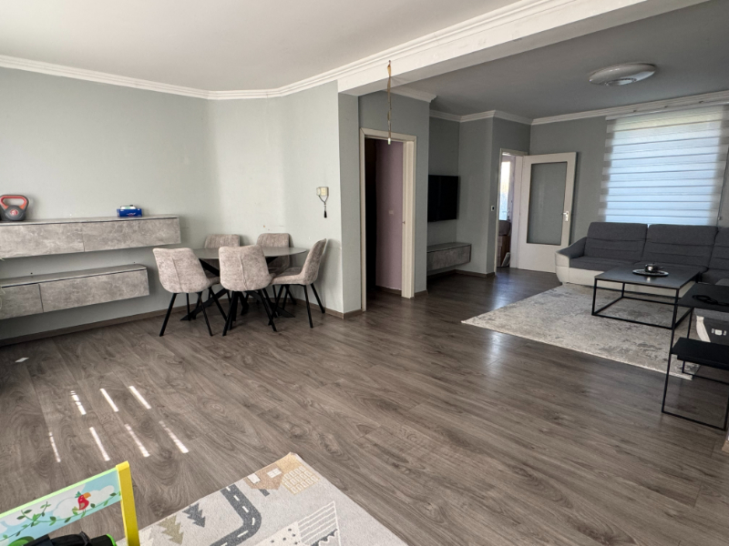 Woning met 4 slaapkamers en garage - foto 4