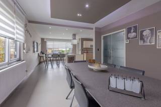 Ruime instapklare villa met tuin, dubbele garage en vier slaapkamers - DilbeekDeze ruime, vrijstaande villa is gelegen op een perceel van 5a 18ca en...