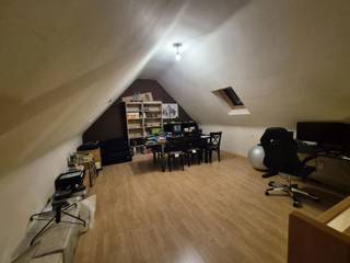 Mooi en praktisch duplex appartement te huur met een ruim terras van 25 m². Het appartement is goed uitgerust en biedt veel comfort.Het appartement...