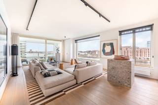 Schitterend appartement met uitzicht op de dokken en HavenhuisEen ruimte en lichte woonkamer met brede zichten op het water. De open keuken is...