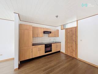 Lichtrijk duplexappartement met ruime slaapkamer – EPC CDuplexappartement op de 2e en 3e verdieping. Op de 2e verdieping bevindt zich een zeer ruime...