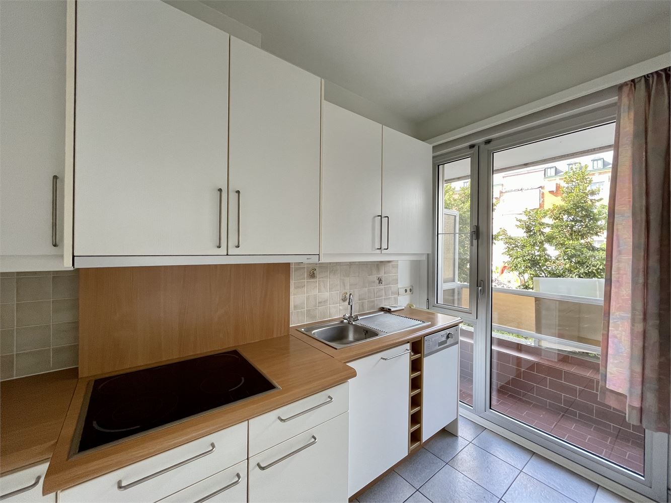 Te huur: Appartement met 2 slaapkamers in het stadscentrum van Halle! - foto 5