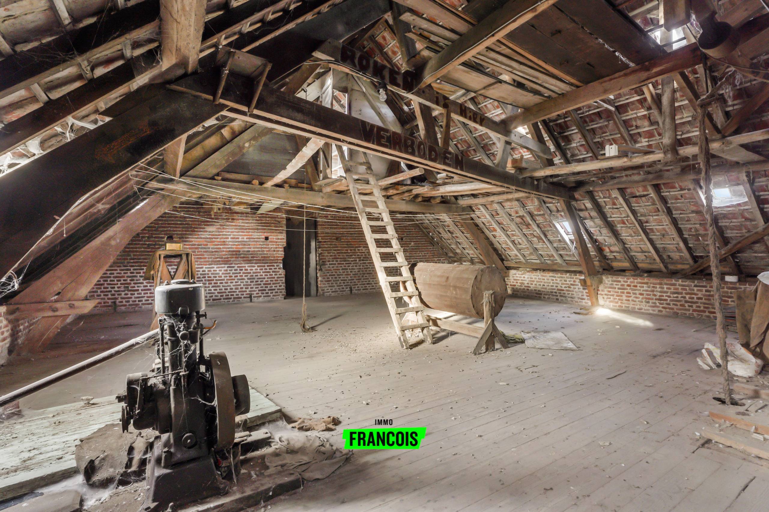 Zeer ruime woning met loods in Reningelst. - foto 5