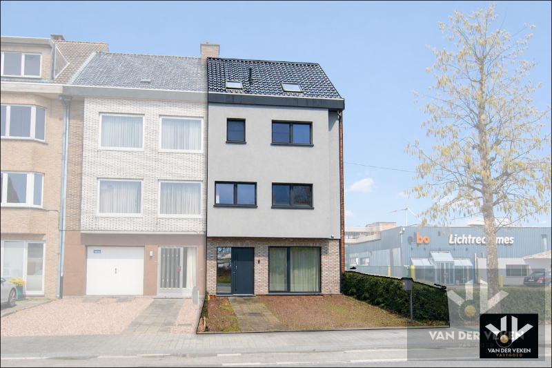 House for sale in Hasselt with 4 bedrooms - photo 1