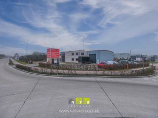 BEDRIJFSPAND, BESTAANDE UIT 534M² HAL + 117M² KANTOORRUIMTE EN 90M² TOONZAAL, GELEGEN OP 26A54CA OP HET INDUSTRIETERREIN TE MAASMECHELEN.TOONZAAL...