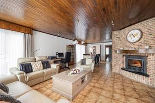 In een rustige woonomgeving in Meerhout, met alle voorzieningen en een vlotte verbinding naar de omliggende gemeenten, bevindt zich deze...