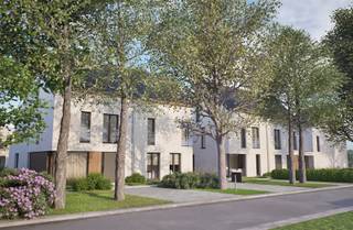Residentie 's GRAEVENHOF is gelanceerd met de verkoop van 12 nieuwbouwwoningen:<br /><br />- 5 woningen langs de zijde Wijnegemsteenweg<br />- 4 woningen langs de zijde Dianalaan<br />- 3 woningen achteraan op het binnengebied<br /><br />De woningen hebben bewoonbare oppervlakten tussen 142m² en 252m² + privatieve tuin en terras.<br /><br />Verder zijn ze opgebouwd uit duurzame materialen en uitgerust met een verscheidenheid aan moderne, ecologische technieken, waaronder een lucht-water warmtepomp, zonnepanelen, vloerverwarming en een ventilatiesysteem. <br /><br />De architectuur is modern en stijlvol, gekenmerkt door een combinatie van een lichte gevelsteen met houten gevelbekleding en donkere, kwalitatieve aluminium ramen. <br /><br />'s GRAEVENHOF omvat zowel woningen met platte daken als woningen met hellende daken, waarbij de laatste extra inrichtbare ruimte onder het dak bieden voor bijvoorbeeld een hobbyruimte of extra kamer. <br /><br />De ligging van ’s GRAEVENHOF is ideaal: groen en rustig aan de rand van Hertenbos, nabij natuurgebieden zoals het Gravinnenbos en toch centraal.<br /><br />Prijzen vanaf € 605.000 (excl. BTW/registratie)<br /><br />Op enkele van de woningen is er een mogelijkheid om aan te kopen aan 6% BTW i.p.v. 21% BTW (vraag naar de voorwaarden).<br /><br />Verkoop onder Wet Breyne.<br /><br />Lanceringsvoorwaarde: volledig afgewerkte zolder GRATIS voor de snelle beslisser.<br /><br />Voor meer info kan u terecht op www.waterhuys.be/sgraevenhof of gelieve contact op te nemen met ons kantoor - info@waterhuys.be - www.waterhuys.be/nieuwbouwprojecten - Vg-Wp-Gvv-Gvkr-Gmo-Gworg.