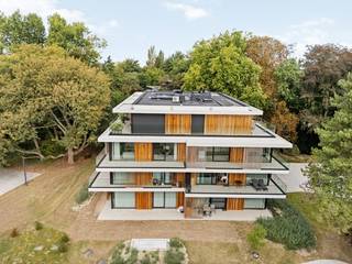 OKTOBER - NIEUWBOUWMAAND - Uw persoonlijk bezoek op reservatie - OPEN DEUR.   Woe. 15/10 11u-12u en 17u-18u  <br /><br />Roeselare-Rumbeke :  Wenst u stijlvol te wonen in het groen ?<br /><br />Dan is deze residentie iets voor u.  Dit populair nieuwproject vlak bij de markt van Rumbeke is gelegen in een oase van groen en rust.<br />Deze appartement geven u een uniek ruimte- en luxegevoel.<br /><br />Elk appartement kent een hoekligging en biedt dankzij grote glasgevels een panoramisch uitzicht op de prachtige privé parktuin.  Overvloedig lichtinval, hoge plafonds en ruime terrassen beiden een ongeëvenaard gevoel.<br />De afwerking is van hoge niveau, zodat jij je woonst enkel nog van een persoonlijke inrichting hoeft te voorzien.<br /><br />Troeven :<br />- Hoogstaand architectuur<br />- Rustig wonen en alles  dichtbij<br />- Oase van groen <br />- Pure luxe<br />- Heerlijk ruimtegevoel<br /><br />Klaar om deze appartementen eens te bezichtigen ?<br />Bel ons nu voor een afspraak op 051/62 40 40 en dan geven wij u een interessante rondleiding doorgeen dit project.<br />Tot dan !