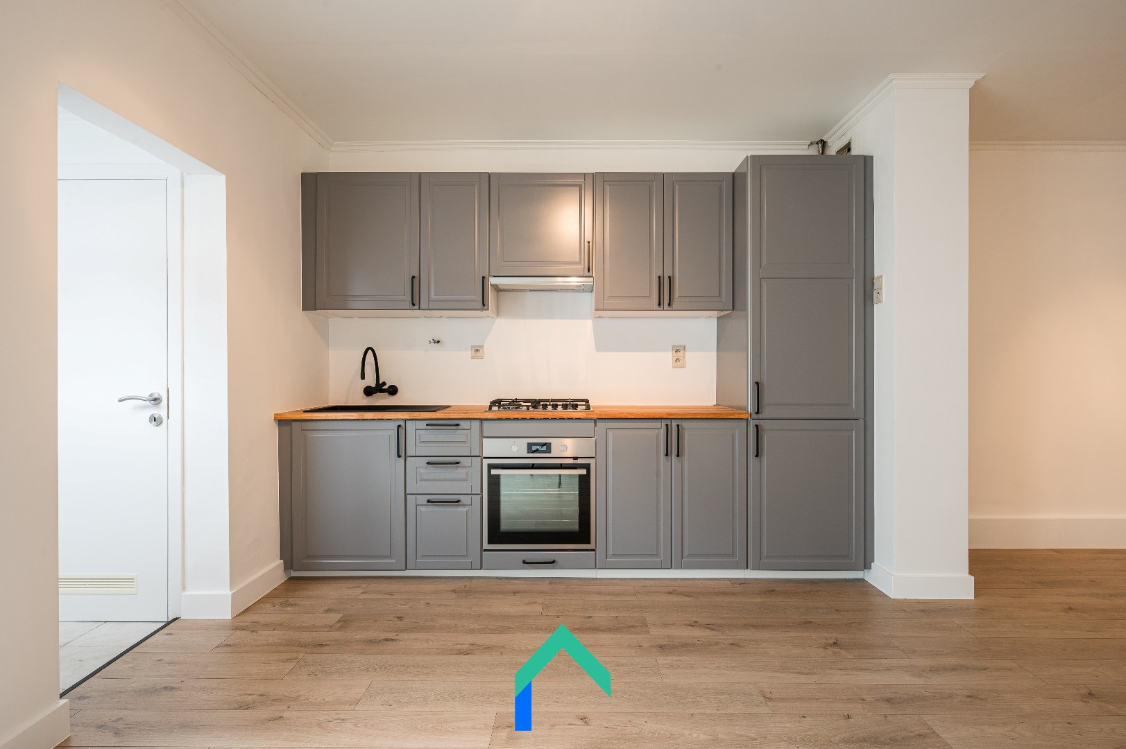 Charmante rijwoning met koer in Zottegem - foto 3