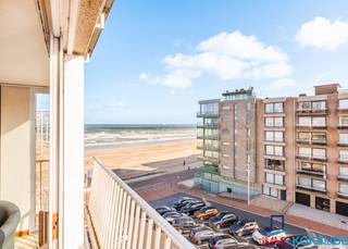 Koksijde-Bad, Residentie Skyline, Appartement met 2 slaapkamers in kleinschalige residentie, 4e verdieping met lift.Bestaande uit: inkomhall,...