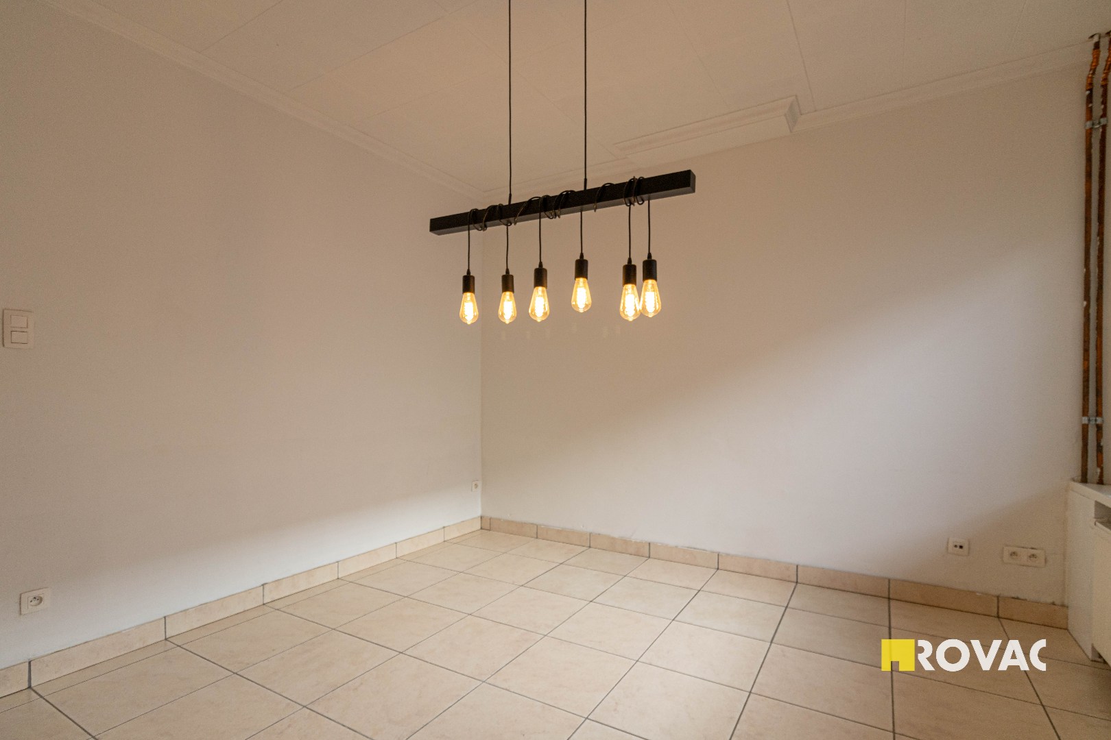 Verzorgde rijwoning met grote tuin! - foto 4