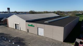 Deze eigendom bestaat uit een recent bedrijfsgebouw uit 2006 met een oppervlakte van 1.650 m² en een ouder gebouw van 1.500 m² waarvan het dak wel...