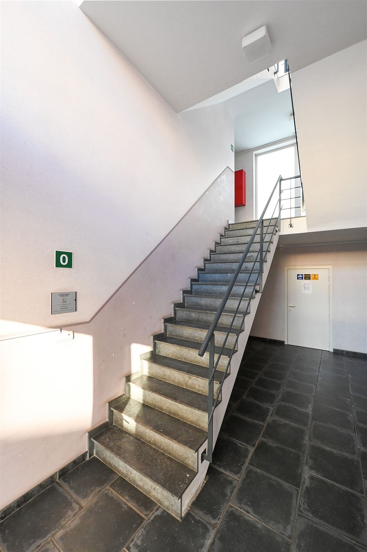 Zeer ruim appartement (120 m²) met 2 SLPK, terras en EPC-label A - foto 2