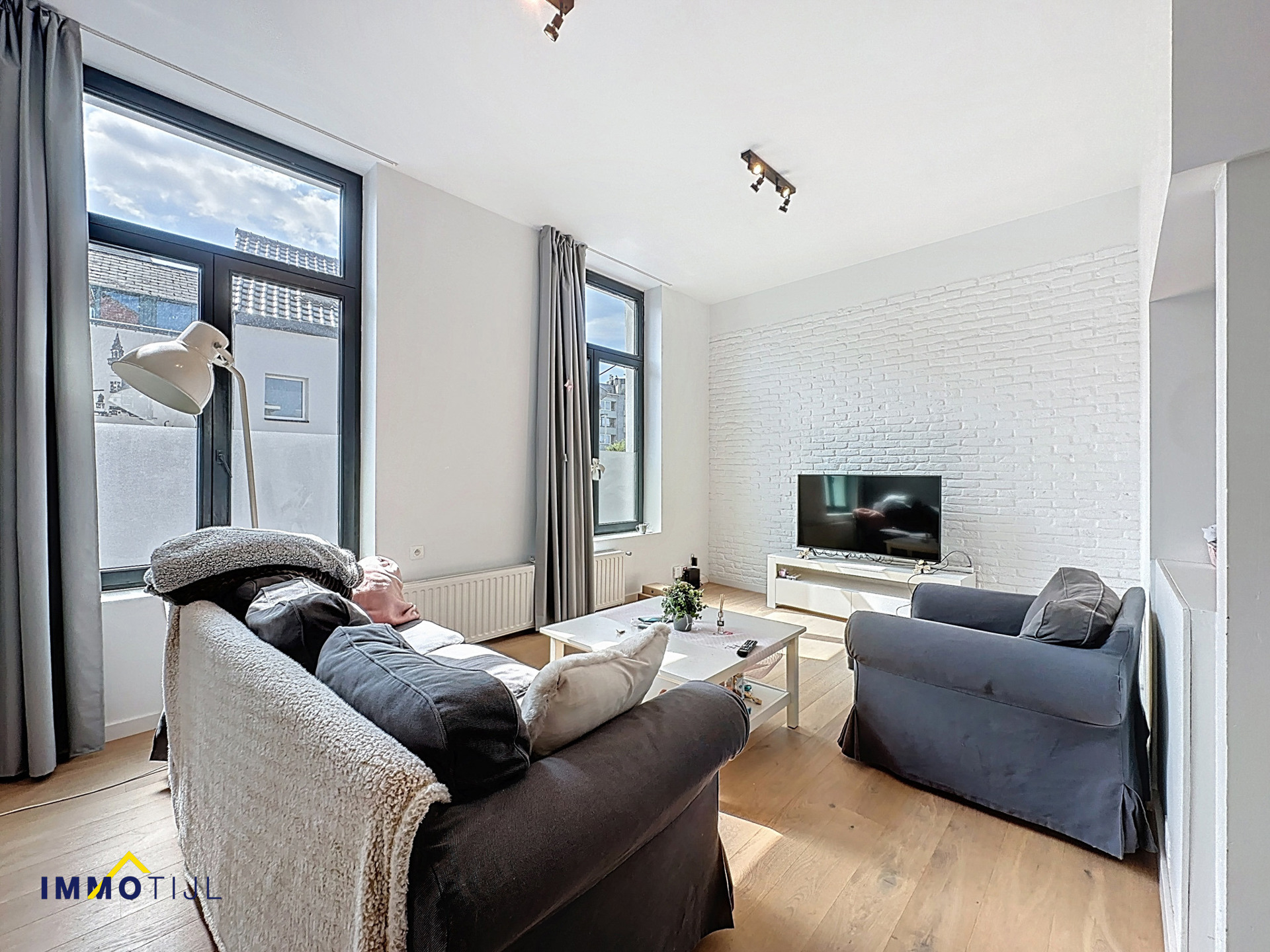 Recent vernieuwd triplex appartement met terras te centrum Aalst. - foto 3