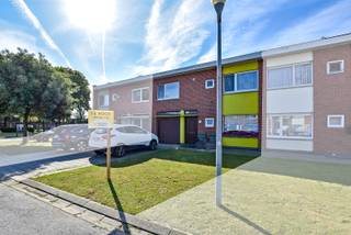 Woning met 4 slaapkamers en garage in centrum Diksmuide!Op wandelafstand van het stadspark, station, Grote Markt en diverse winkels en scholen,...